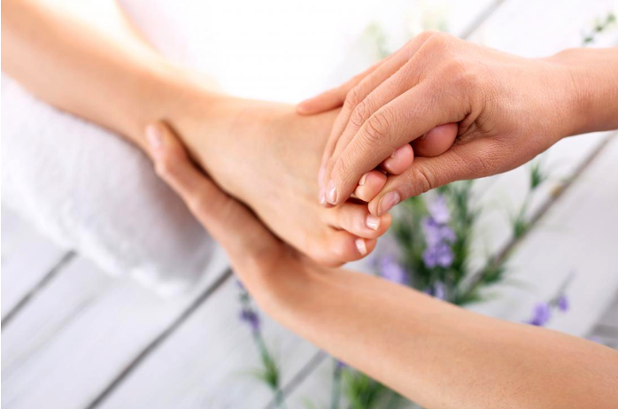 ohyby 7 masážnych techník nôh na doma a ich výhody!